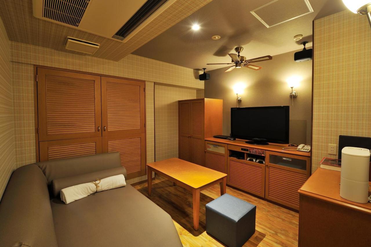 Fukuoka Chapel Coconuts Hotel Ipolani ภายนอก รูปภาพ