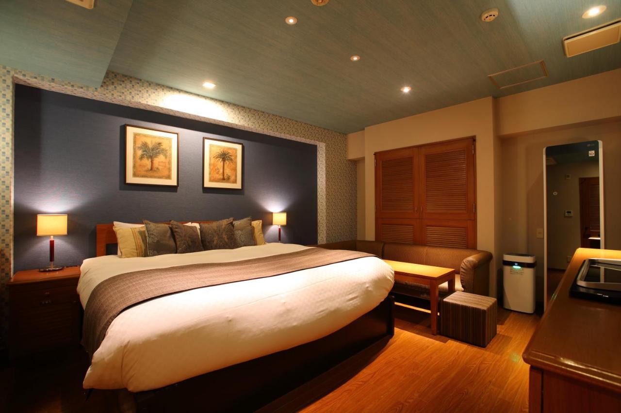 Fukuoka Chapel Coconuts Hotel Ipolani ภายนอก รูปภาพ