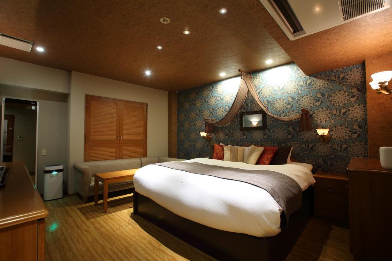Fukuoka Chapel Coconuts Hotel Ipolani ภายนอก รูปภาพ