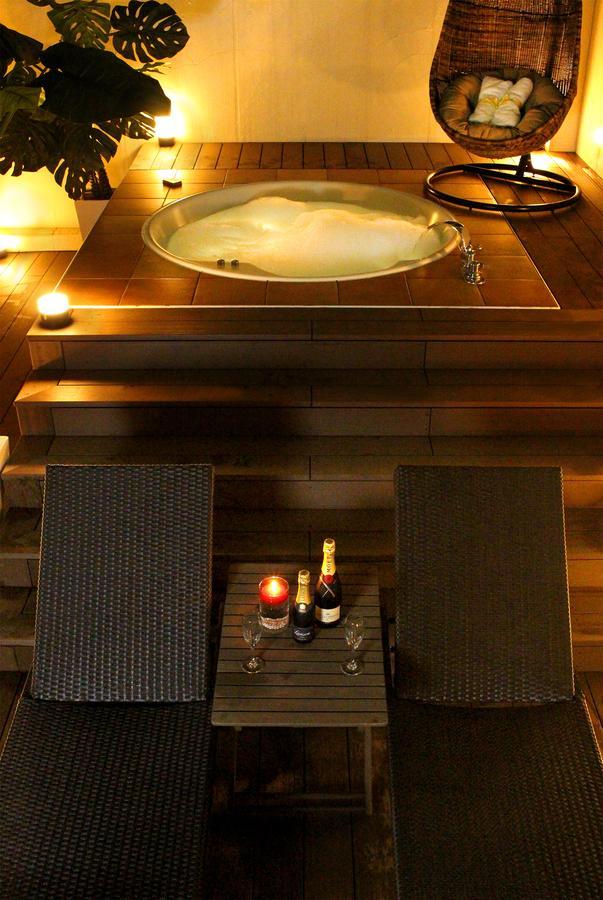 Fukuoka Chapel Coconuts Hotel Ipolani ภายนอก รูปภาพ