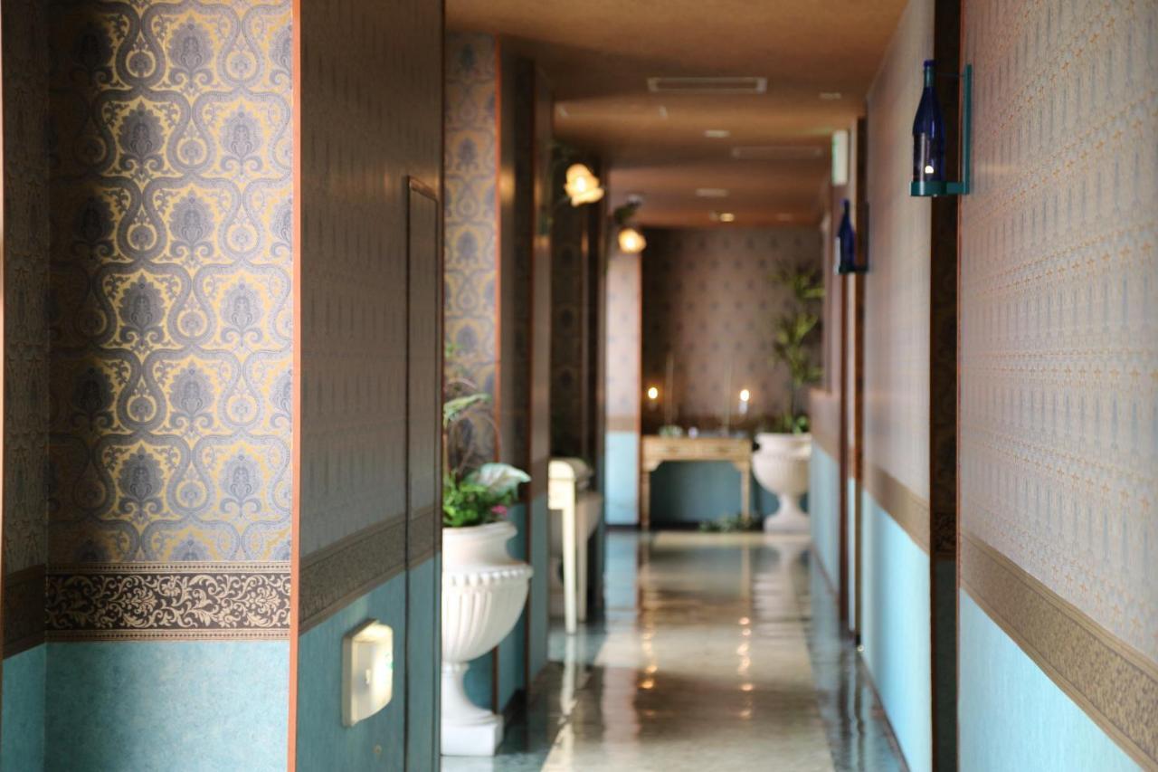 Fukuoka Chapel Coconuts Hotel Ipolani ภายนอก รูปภาพ